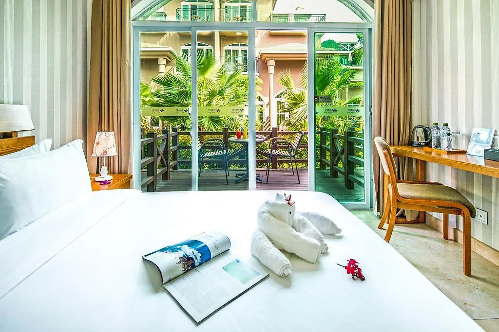 Phoenix Villa Hotel Szanja