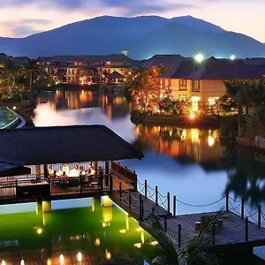 Отель Yalong Bay &