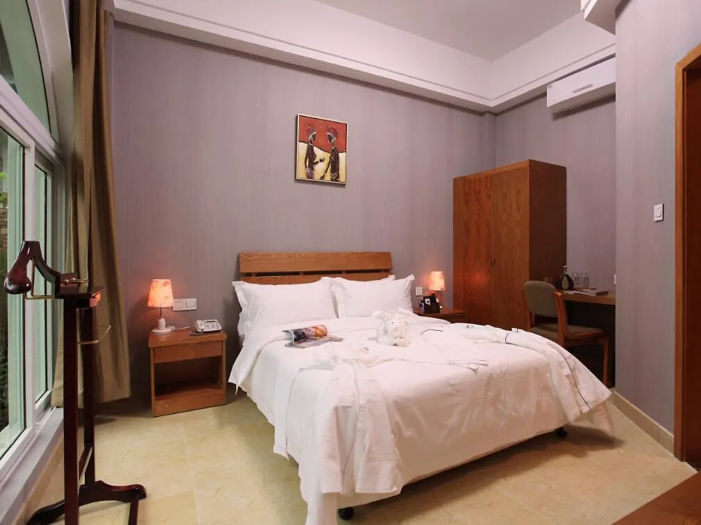 Phoenix Villa Hotel Σανυά 3*,