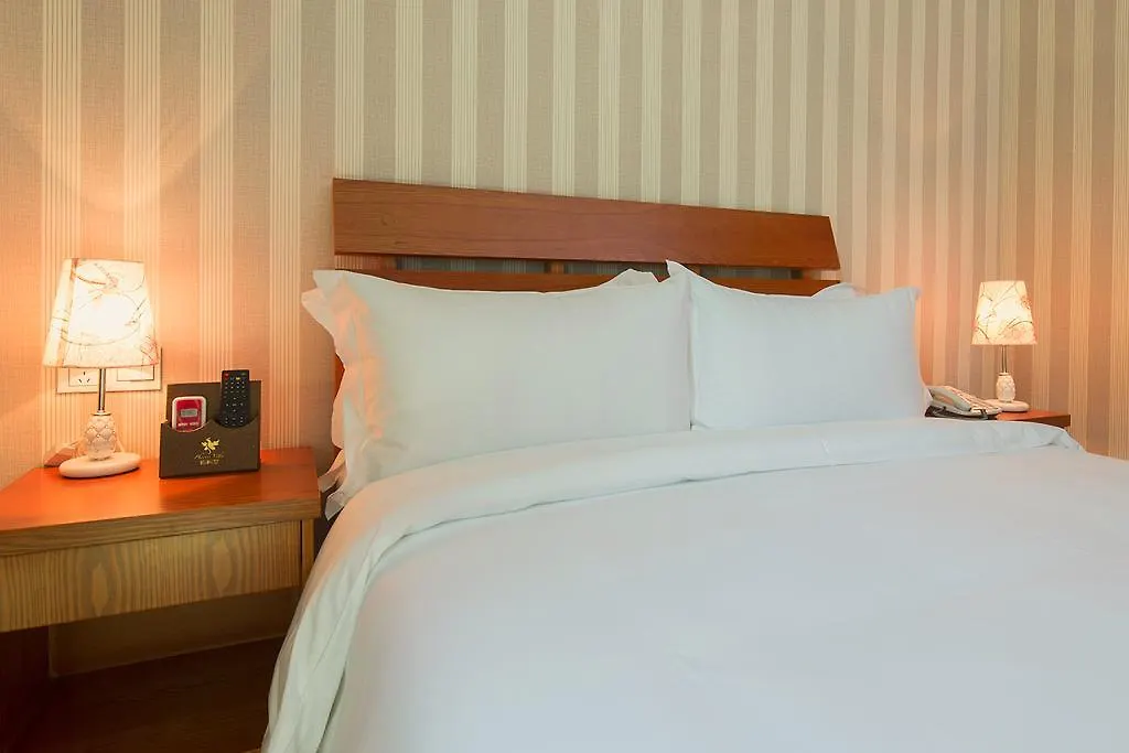 Phoenix Villa Hotel Σανυά