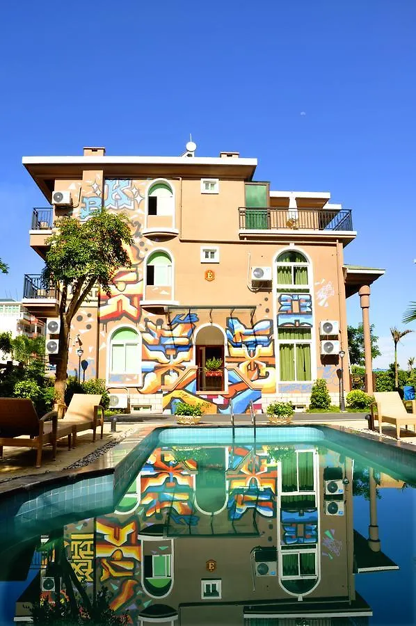 Phoenix Villa Hotel Σανυά